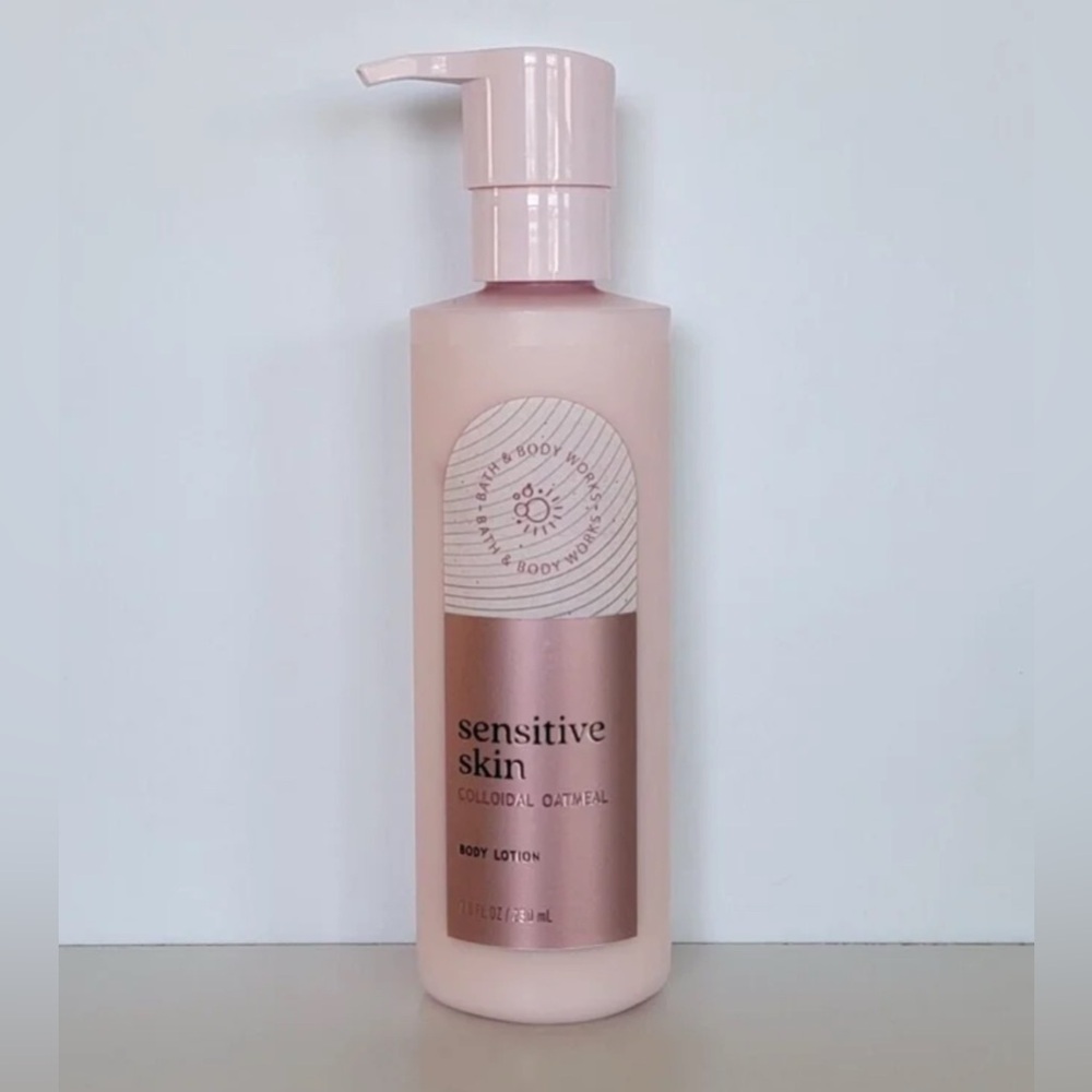 Bath & Body Works Sensitive Skin Colloidal Oatmeal Body Lotion NWT 🤍